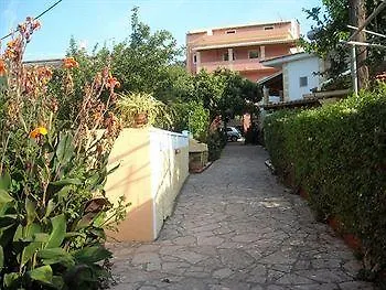 公寓 Kostas 圣佐治欧斯帕贡